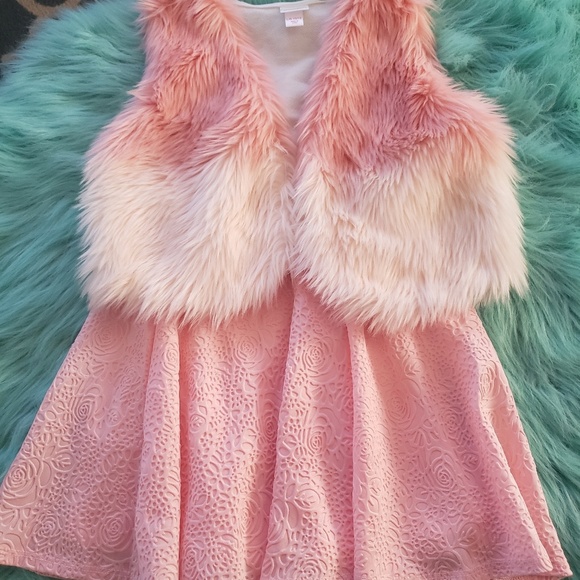 Xhilaration Pink & White Ombre Fur Vest - Picture 4 of 4